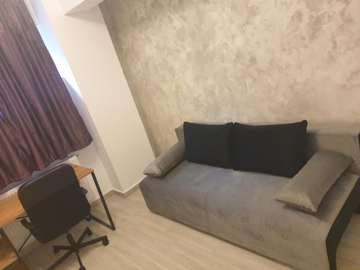 Grozavesti Apartment Near Politehnic Park Bukares Bagian luar foto
